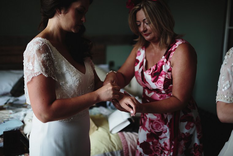 the-bell-in-ticehurst-wedding-photography-007