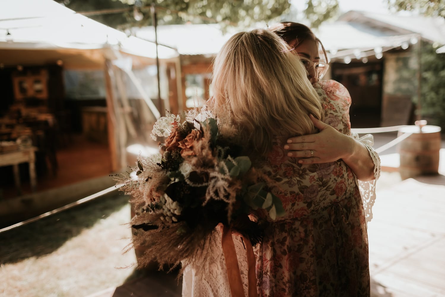 bride hugging her aunty